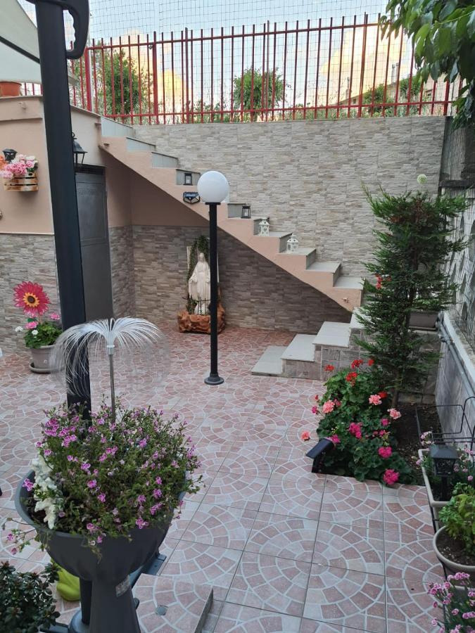 Shabby Chic Rooms Con Cucina E Giardino Privato Pomarico Exterior photo