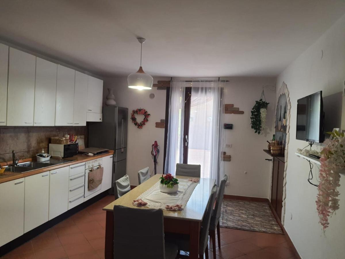 Shabby Chic Rooms Con Cucina E Giardino Privato Pomarico Exterior photo