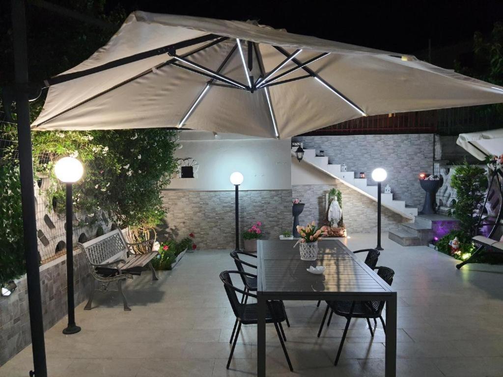 Shabby Chic Rooms Con Cucina E Giardino Privato Pomarico Exterior photo